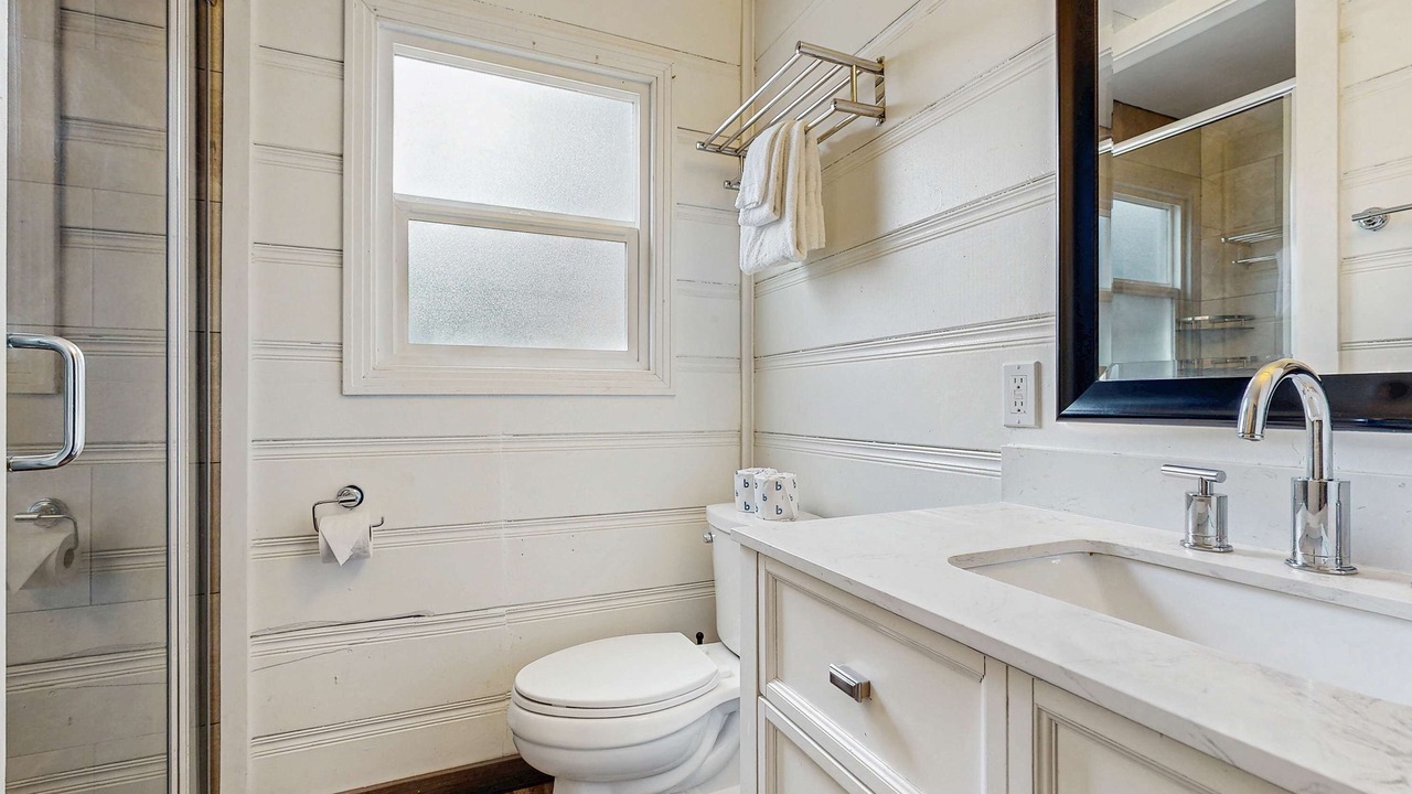 Photo of Bathroom in Lakeside Park