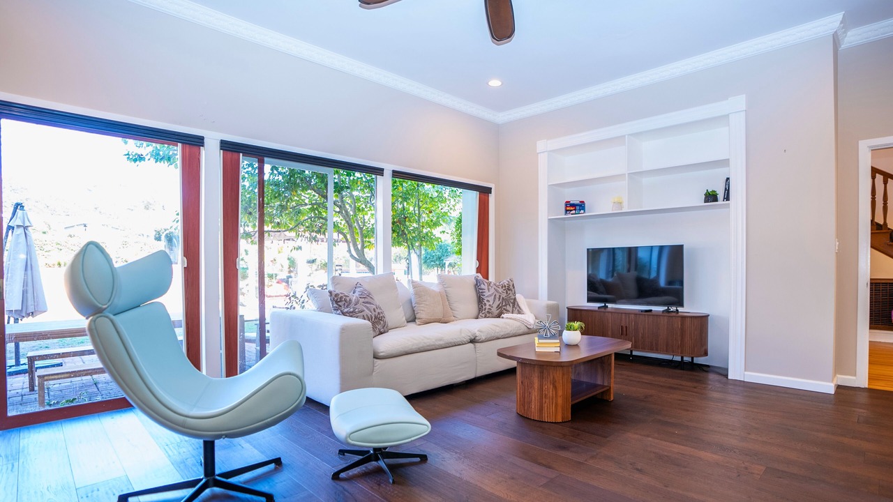 Photo of Livingroom in East Foothills