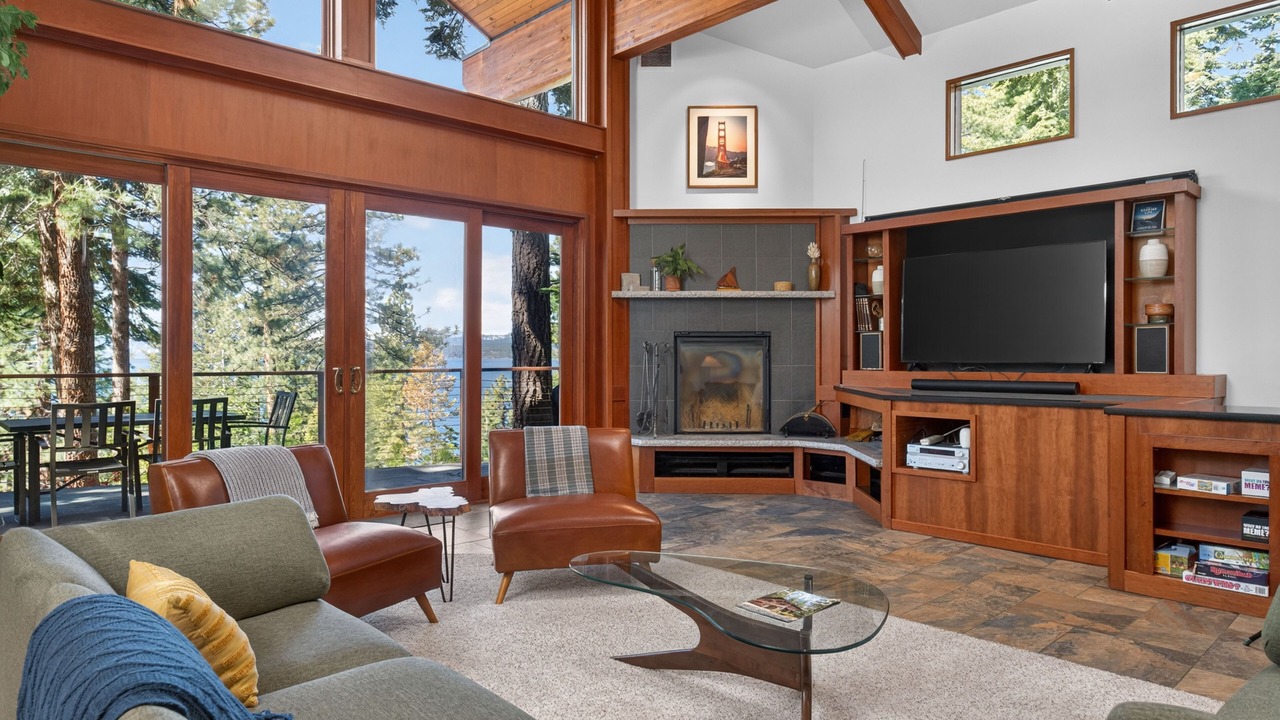 Photo of Livingroom in Brockway