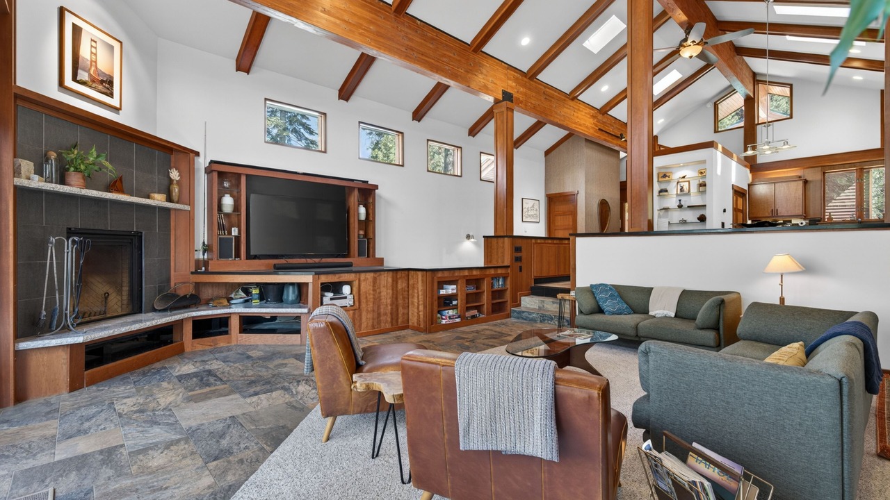 Photo of Livingroom in Brockway