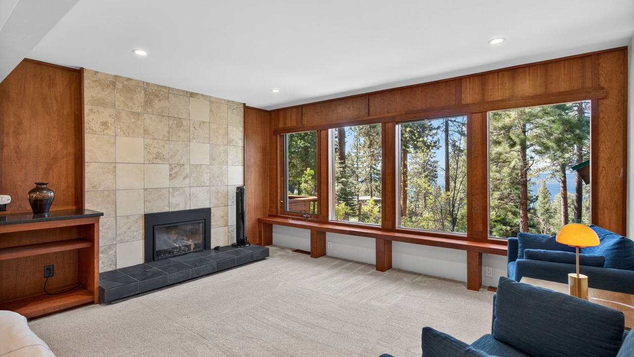 Photo of Livingroom in Brockway