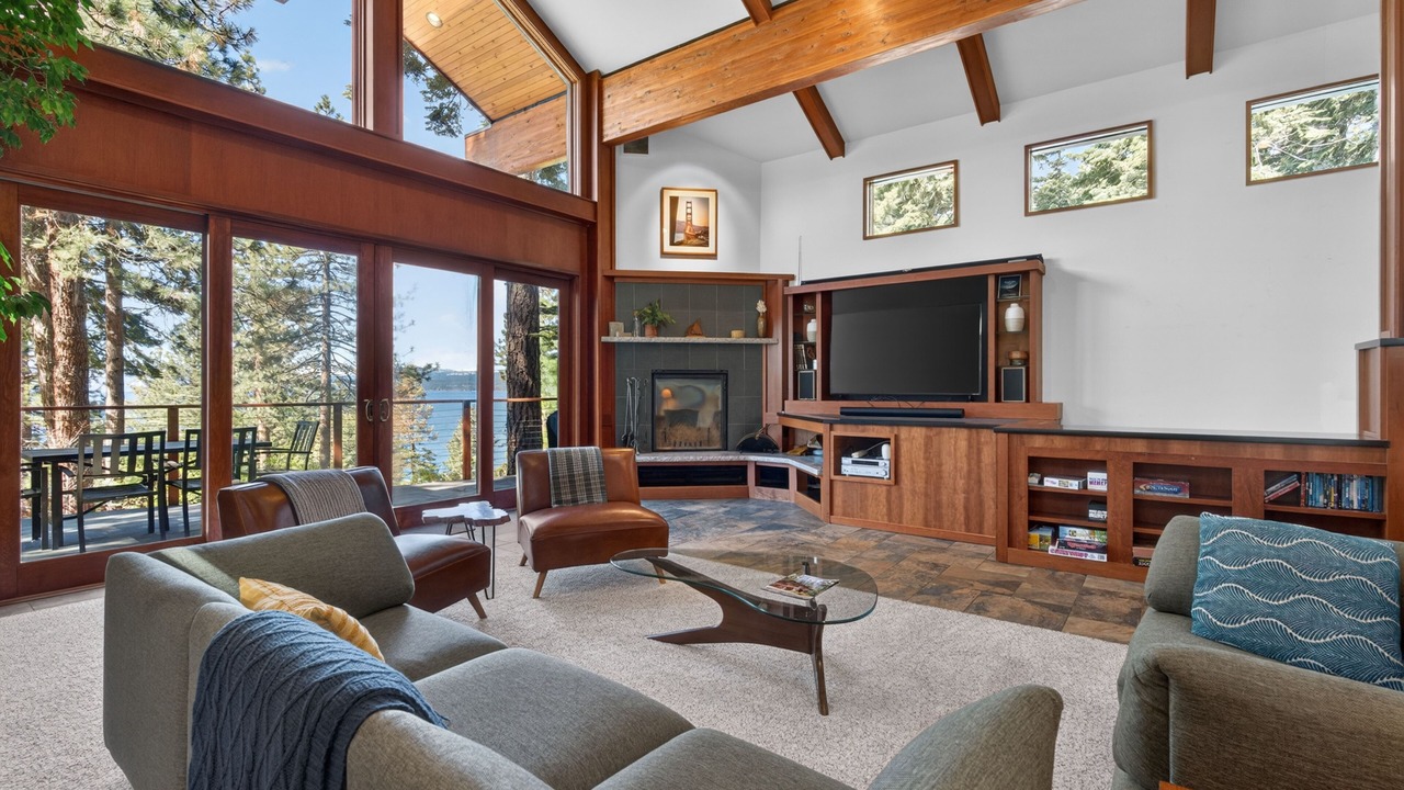 Photo of Livingroom in Brockway