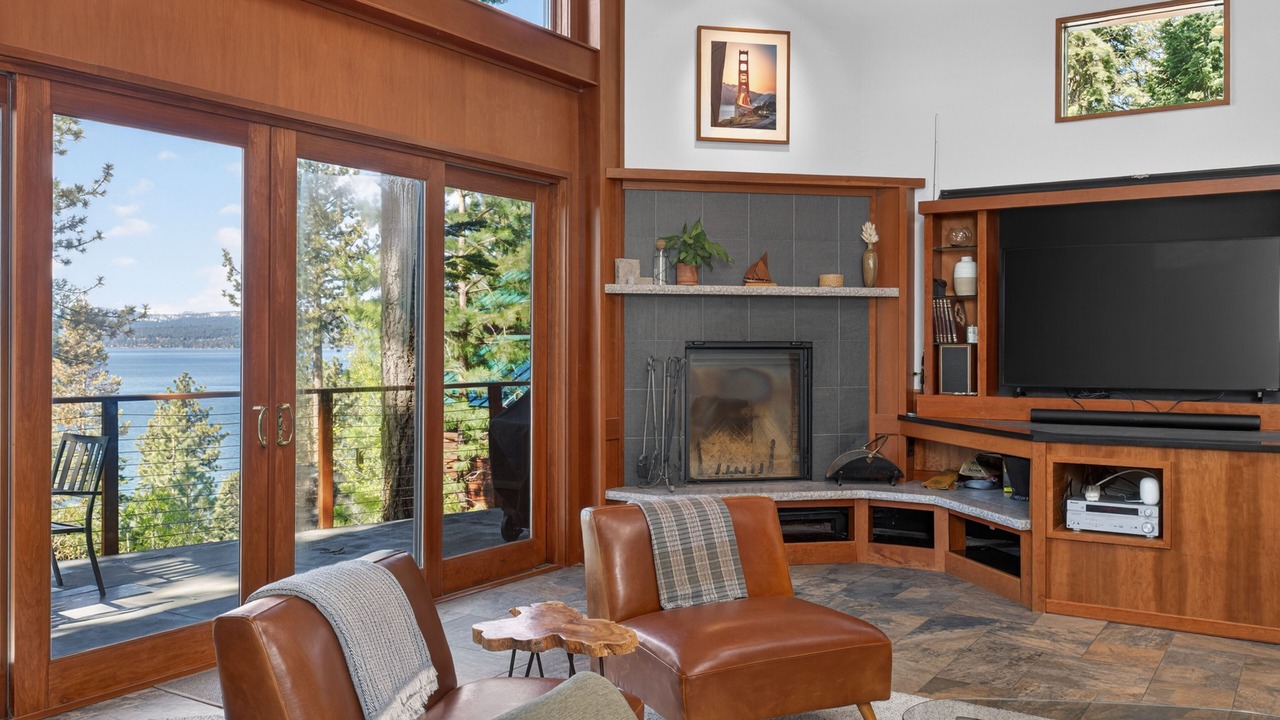 Photo of Livingroom in Brockway