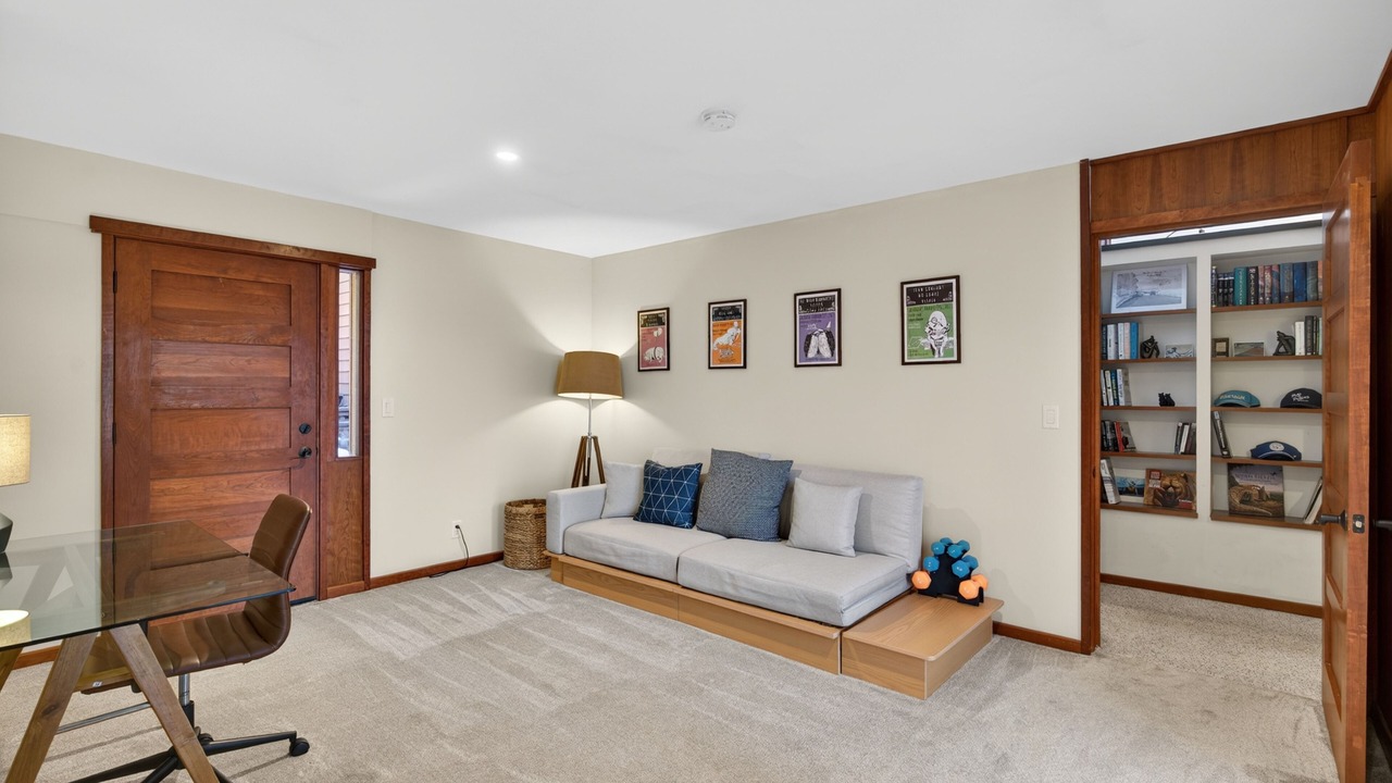 Photo of Livingroom in Brockway