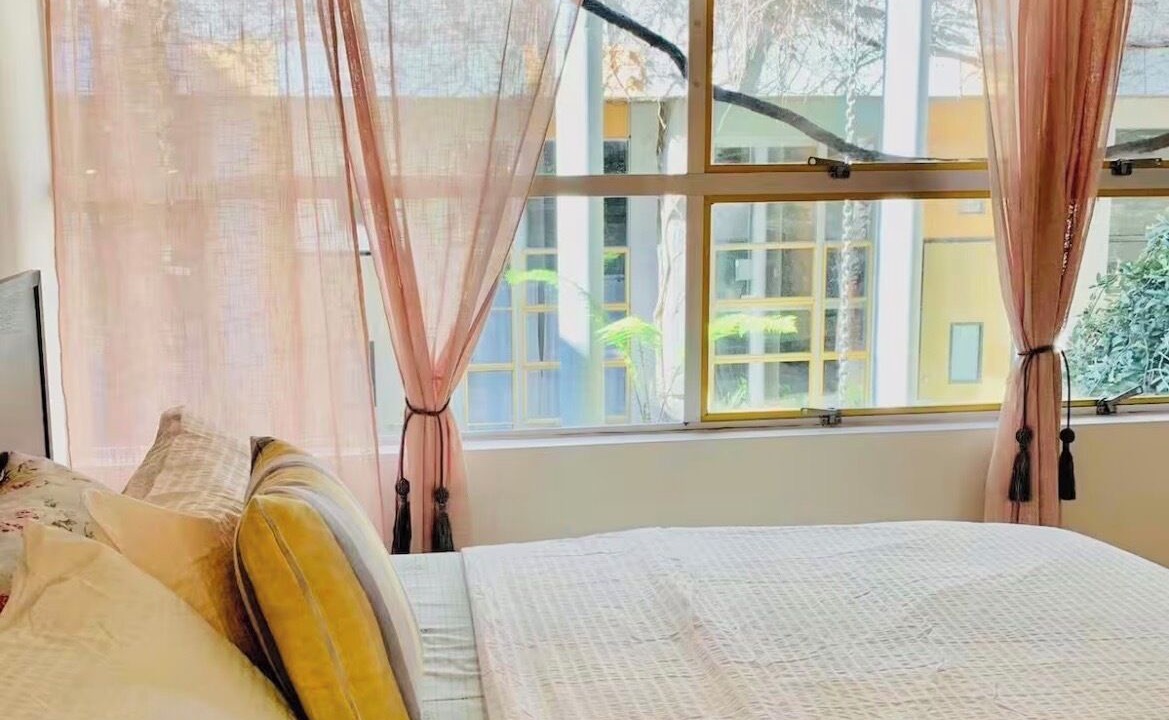 Photo of Bedroom in China Basin