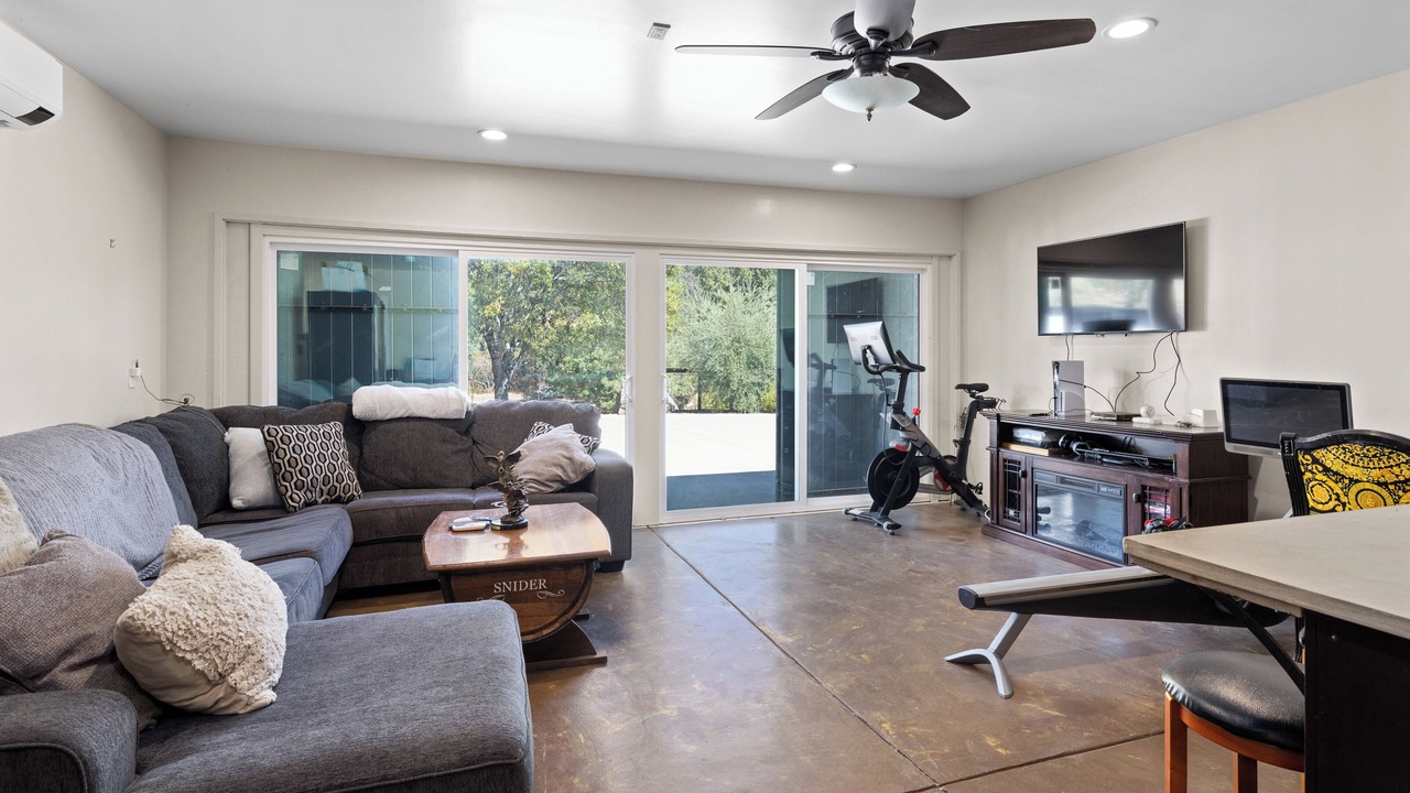 Photo of Livingroom in Angwin