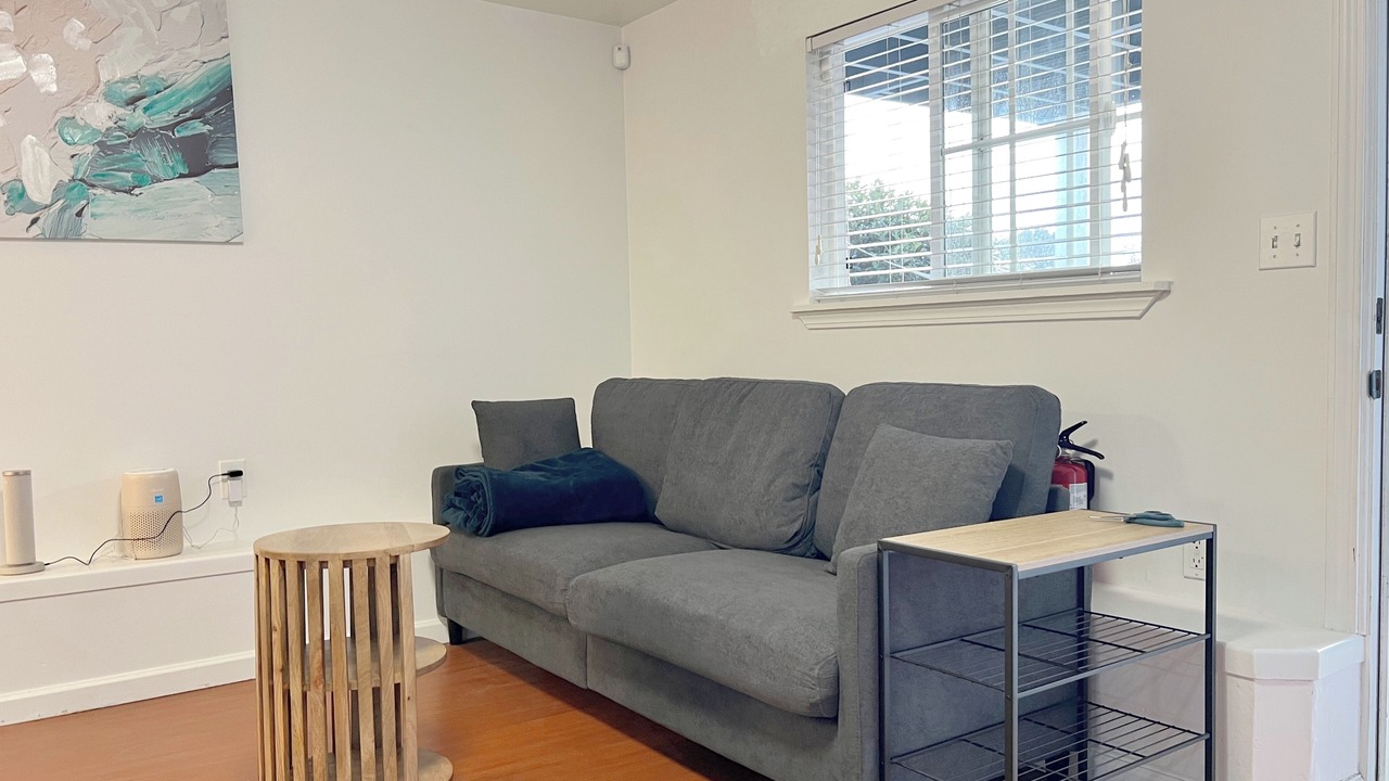 Photo of Livingroom in Oakland