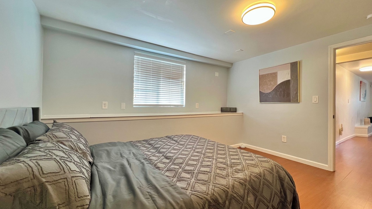 Photo of Bedroom in Oakland