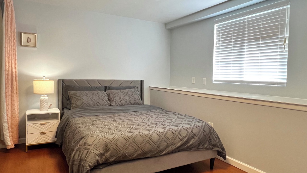 Photo of Bedroom in Oakland