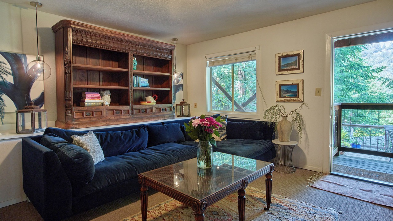 Photo of Livingroom in Guerneville