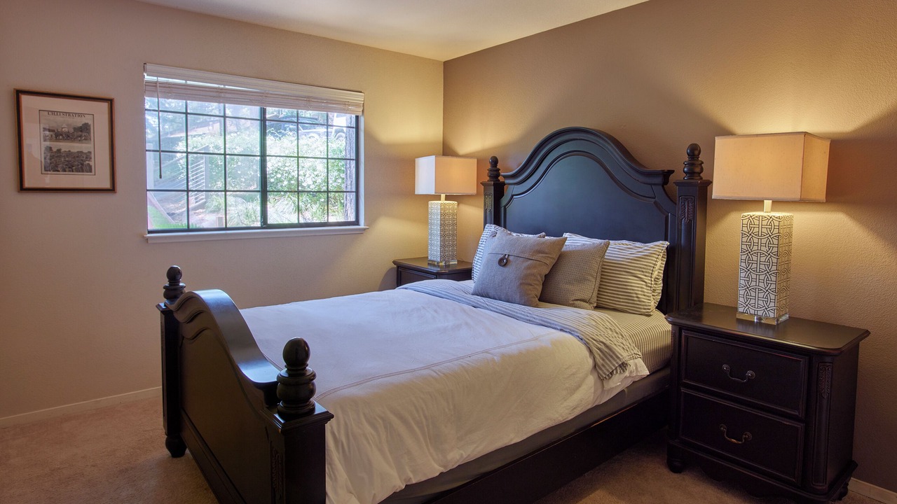 Photo of Bedroom in Guerneville