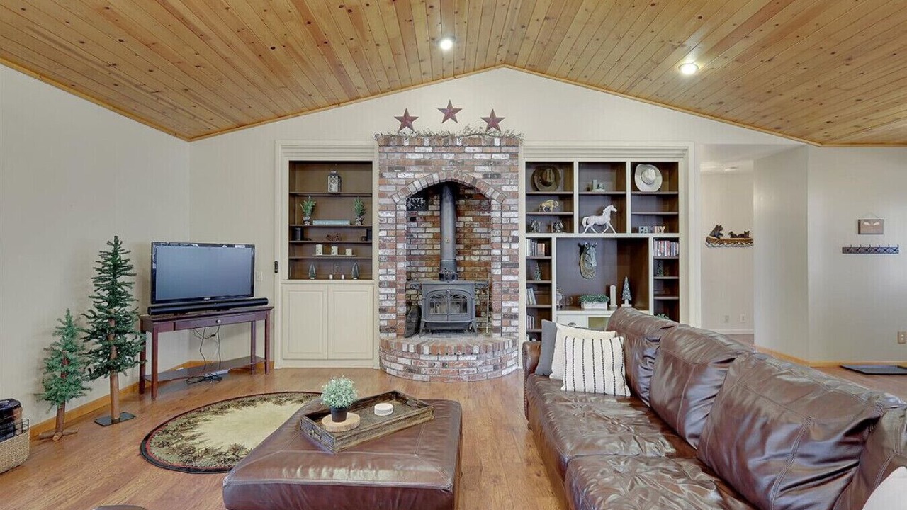 Photo of Livingroom in Pine Grove