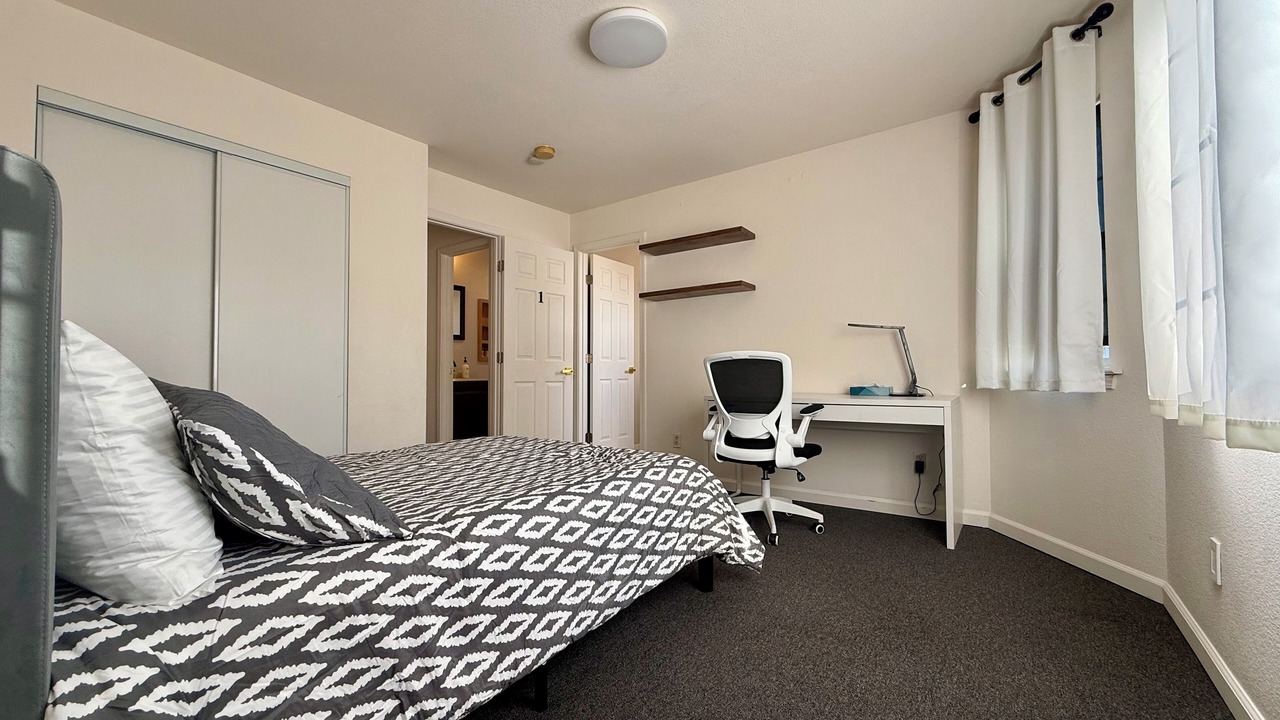 Photo of Bedroom in West Oakland