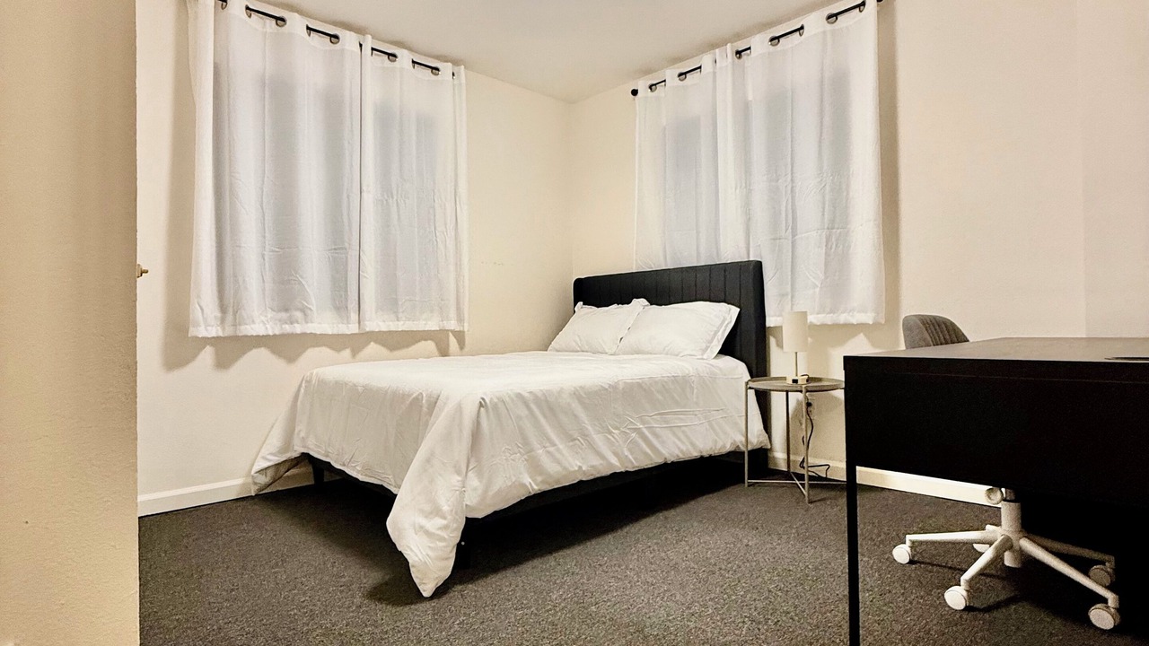 Photo of Bedroom in West Oakland