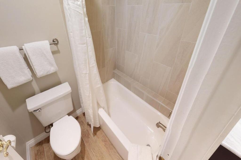 Photo of Bathroom in Newark