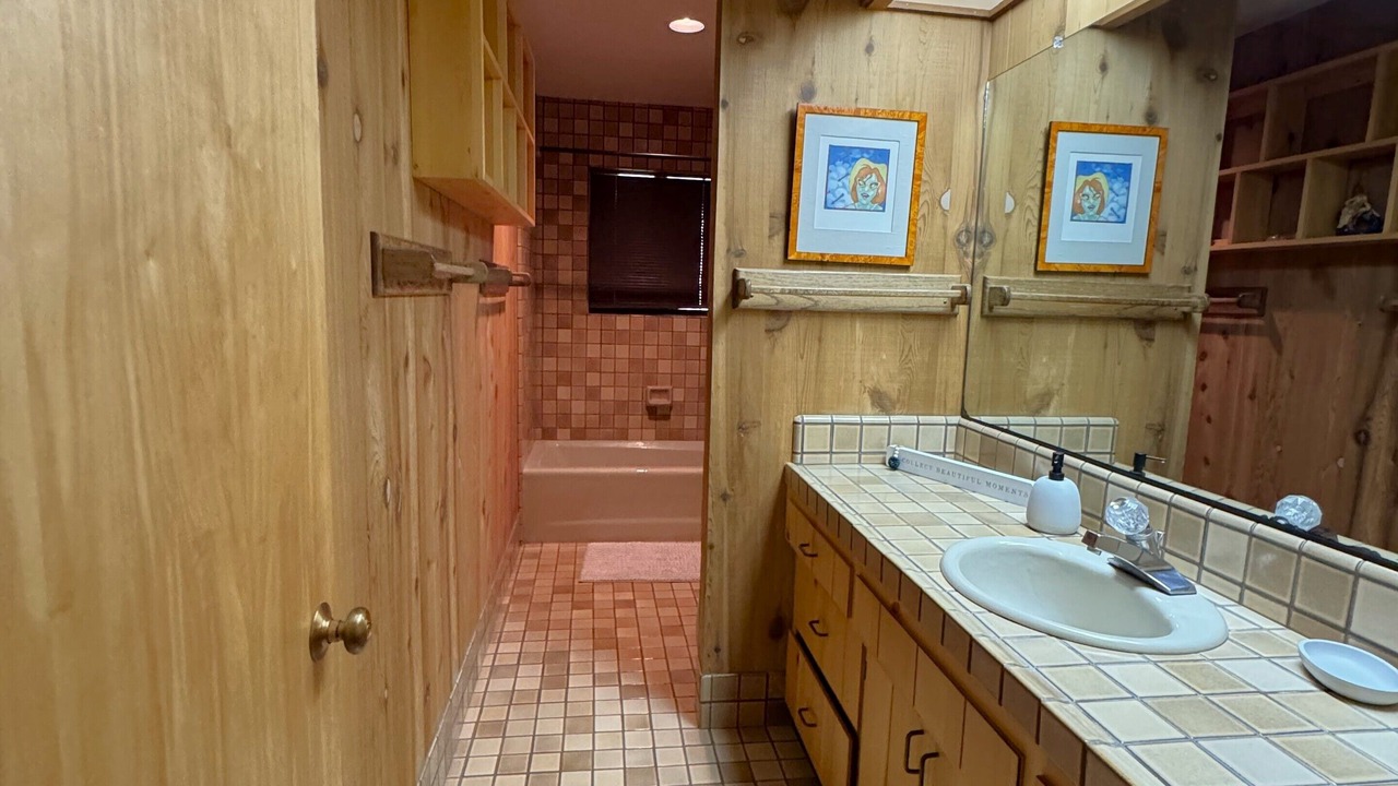 Photo of Bathroom in Oak Shores