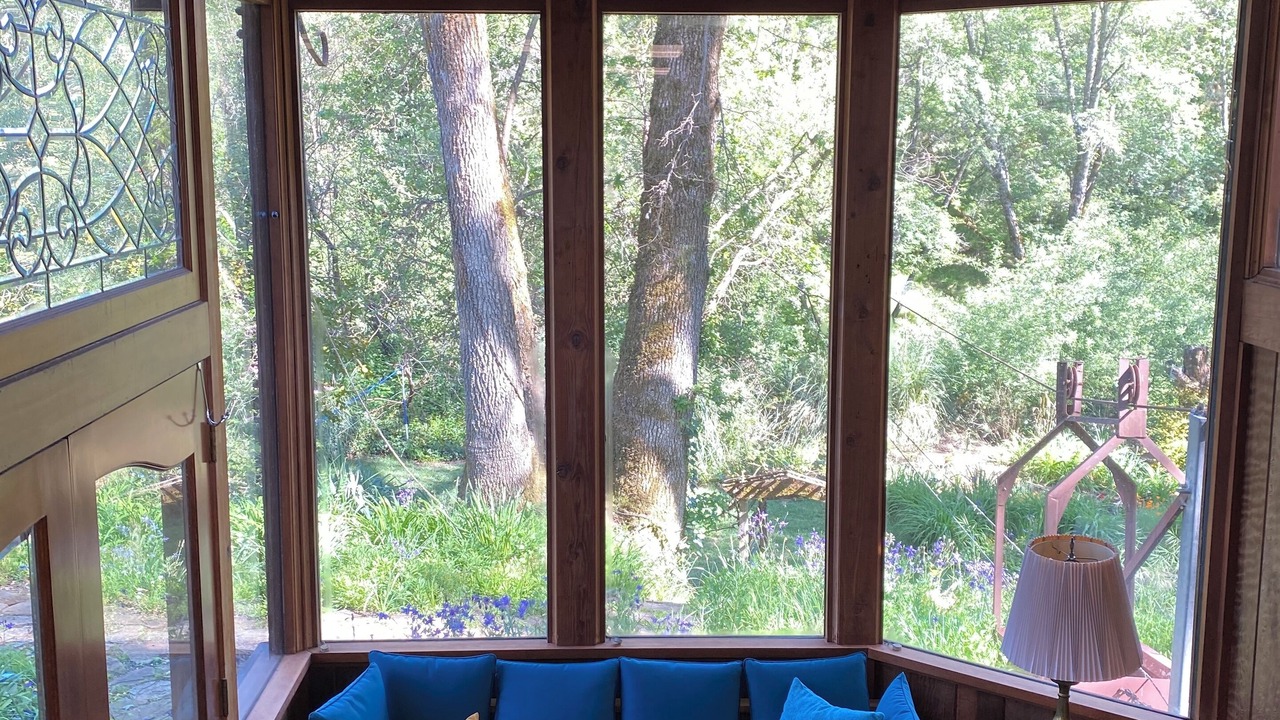 Photo of Livingroom in Ukiah