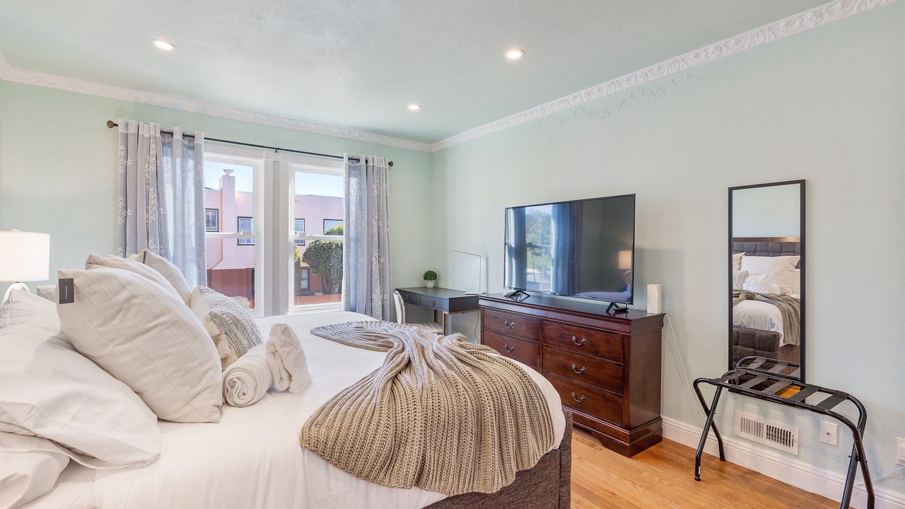 Photo of Bedroom in Merced Manor