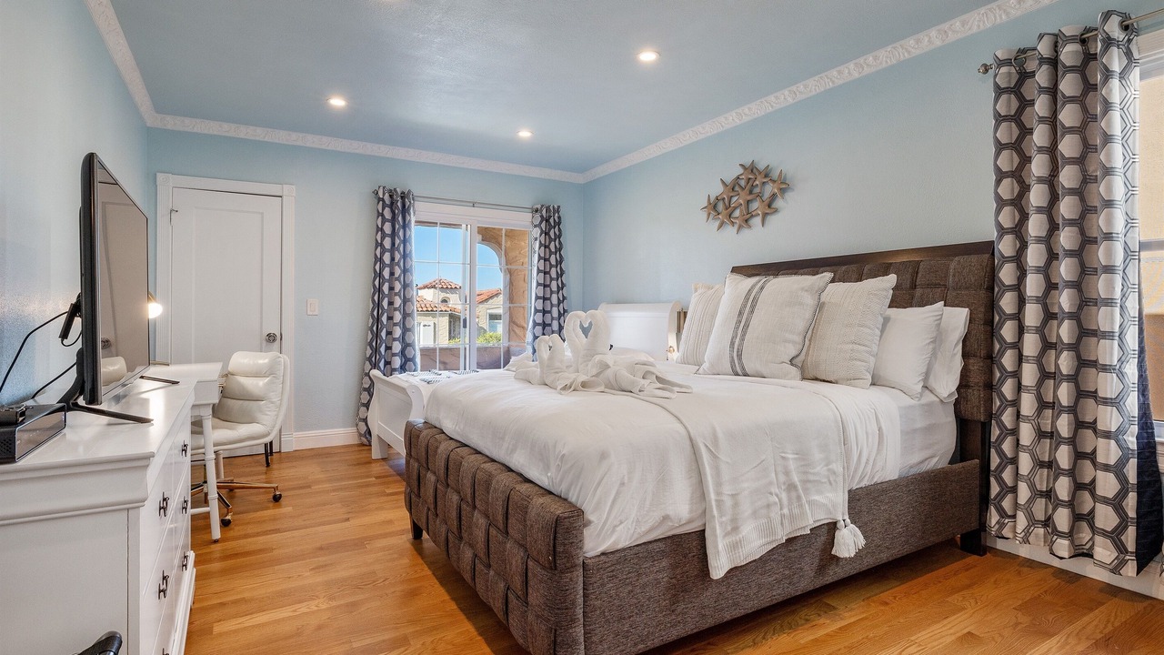Photo of Bedroom in Merced Manor