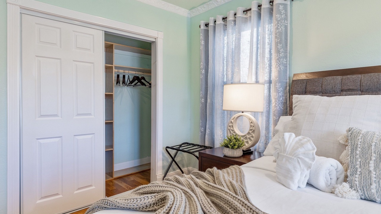 Photo of Bedroom in Merced Manor