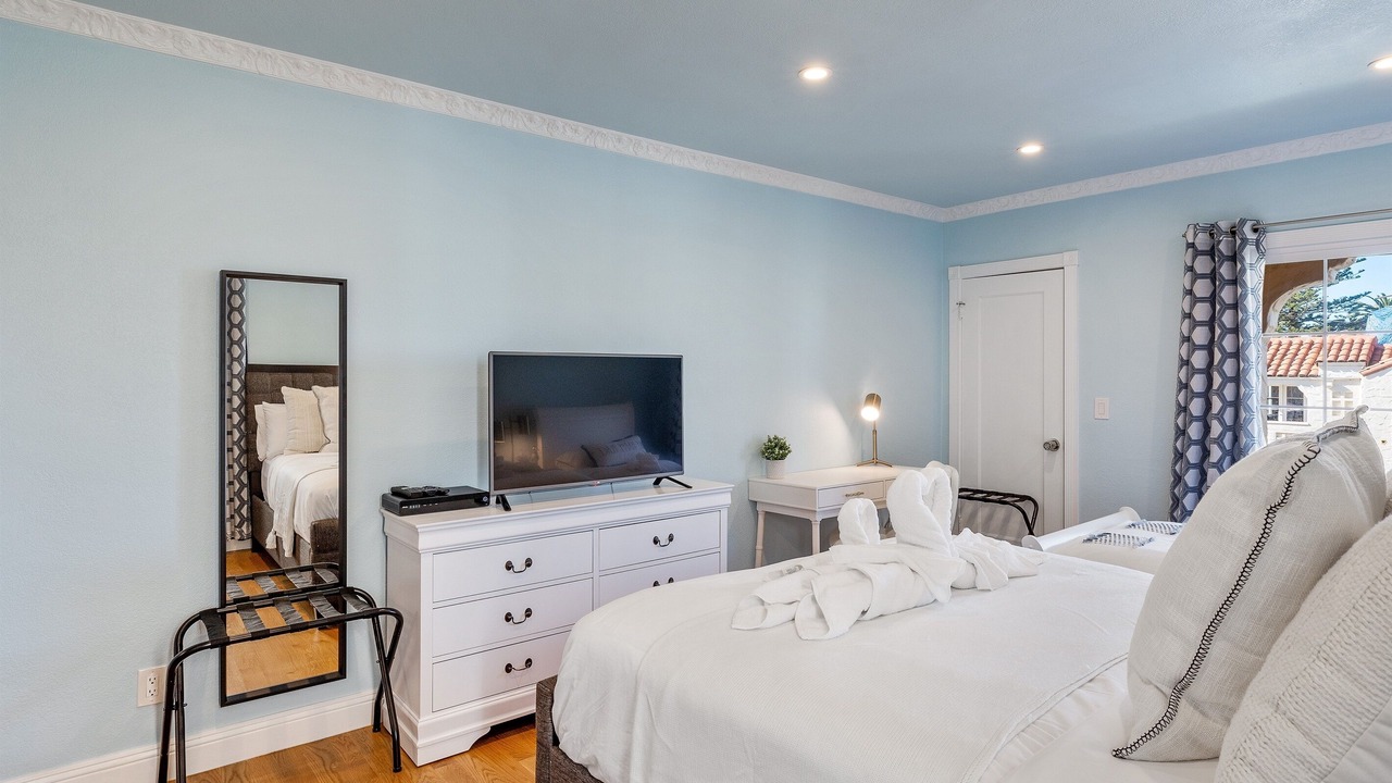 Photo of Bedroom in Merced Manor