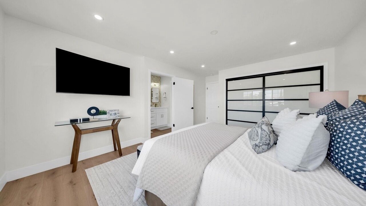 Photo of Bedroom in Warm Springs District