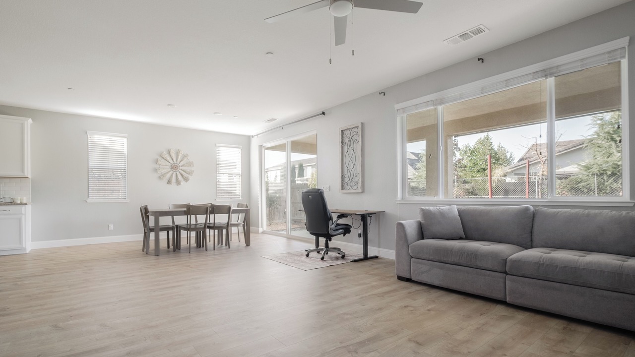 Photo of Livingroom in Roseville