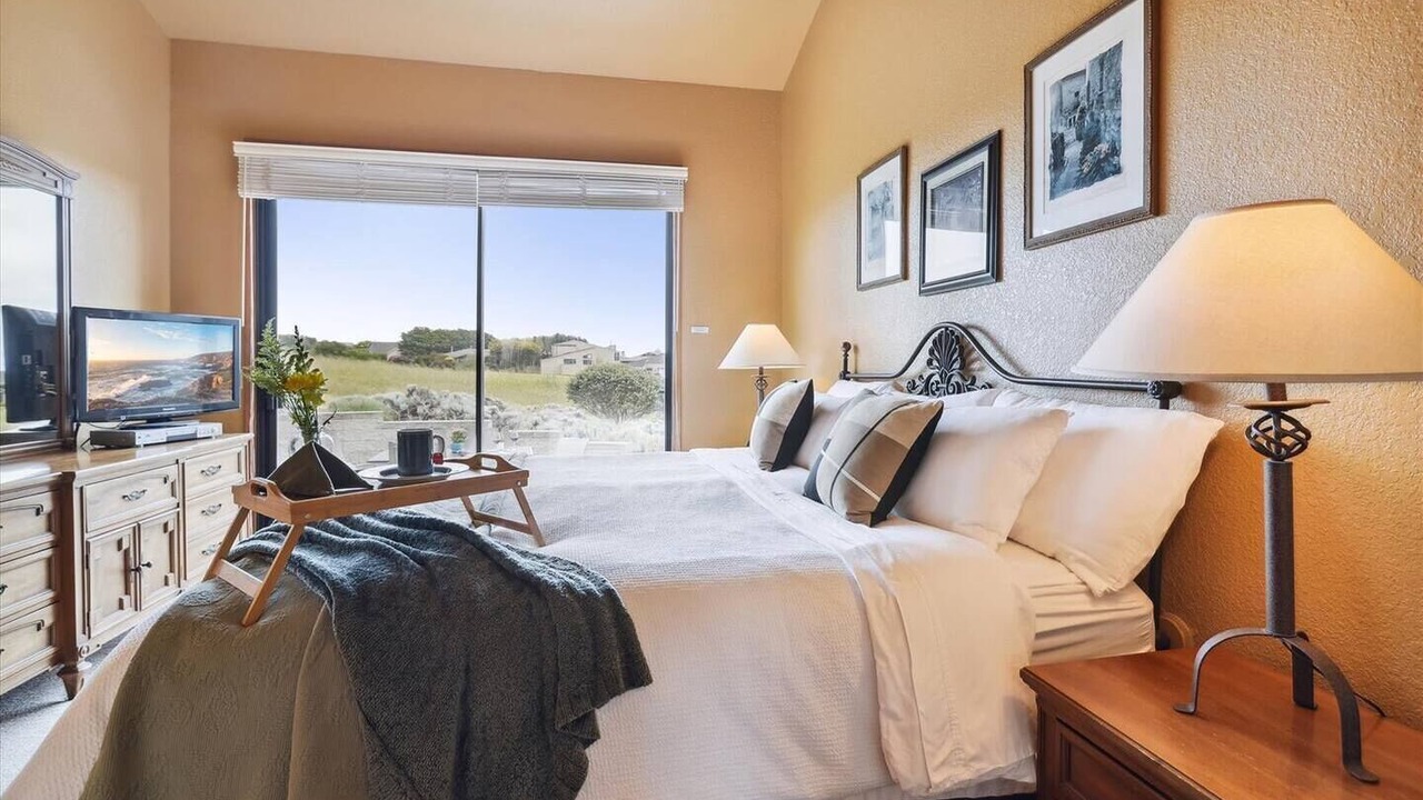 Photo of Bedroom in Bodega Bay