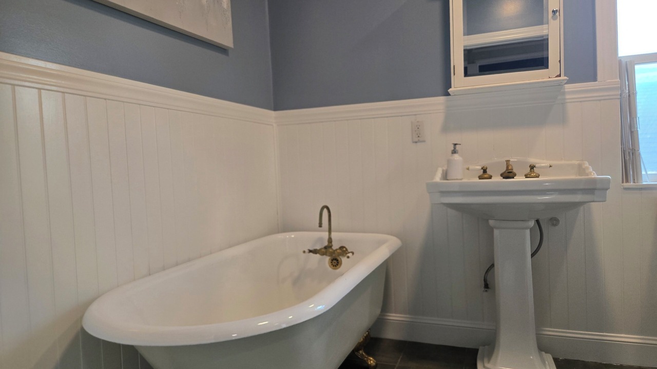 Photo of Bathroom in Oak Center