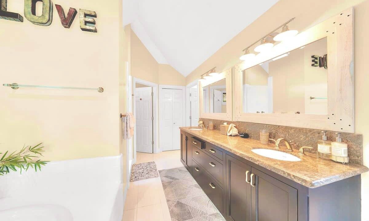 Photo of Bathroom in Freestone