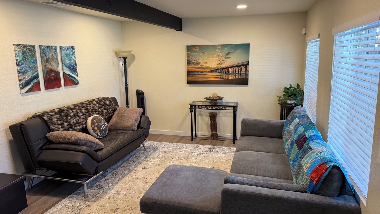 Photo of Livingroom in Clearlake Park