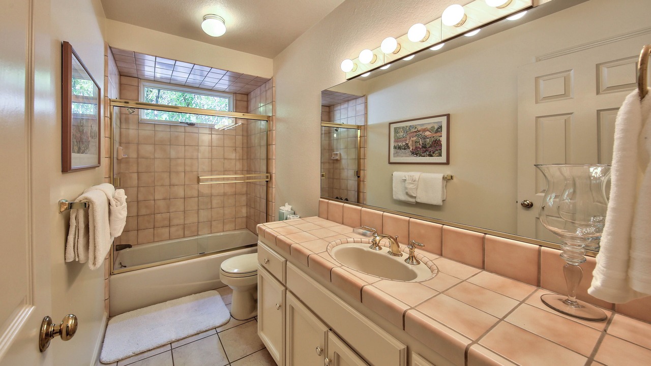 Photo of Bathroom in Golden Rectangle