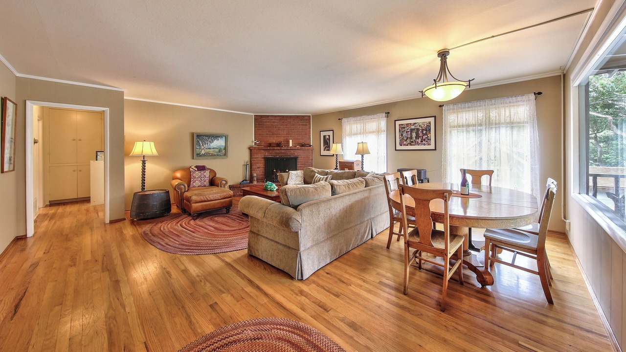 Photo of Livingroom in Golden Rectangle