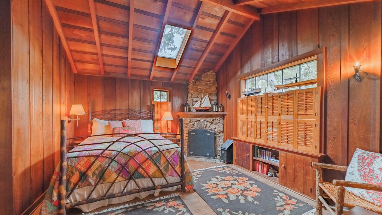 Photo of Bedroom in Golden Rectangle