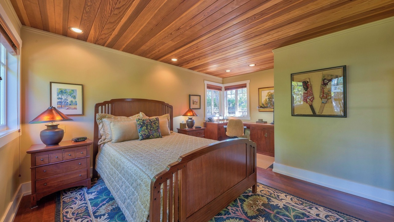 Photo of Bedroom in Golden Rectangle