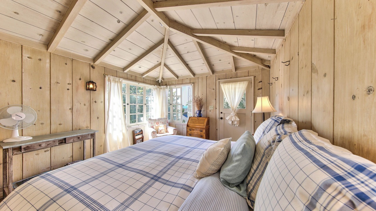 Photo of Bedroom in Golden Rectangle