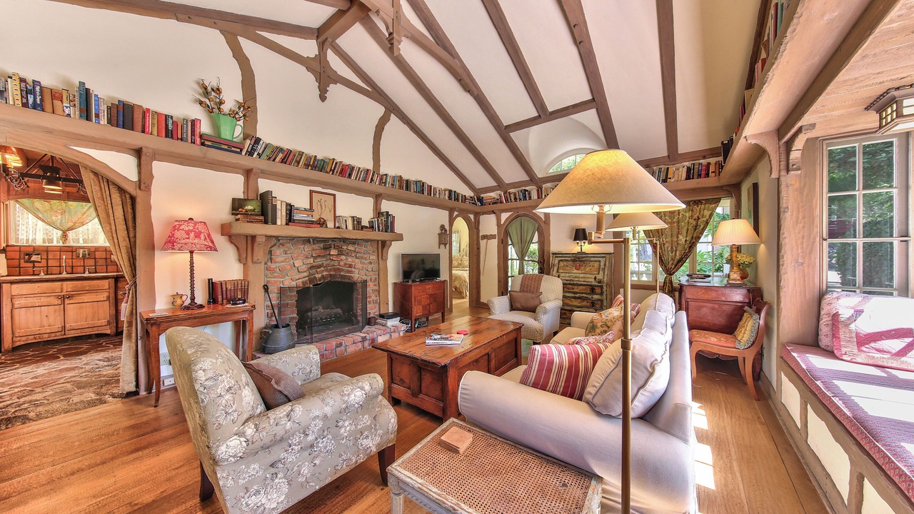 Photo of Livingroom in Golden Rectangle