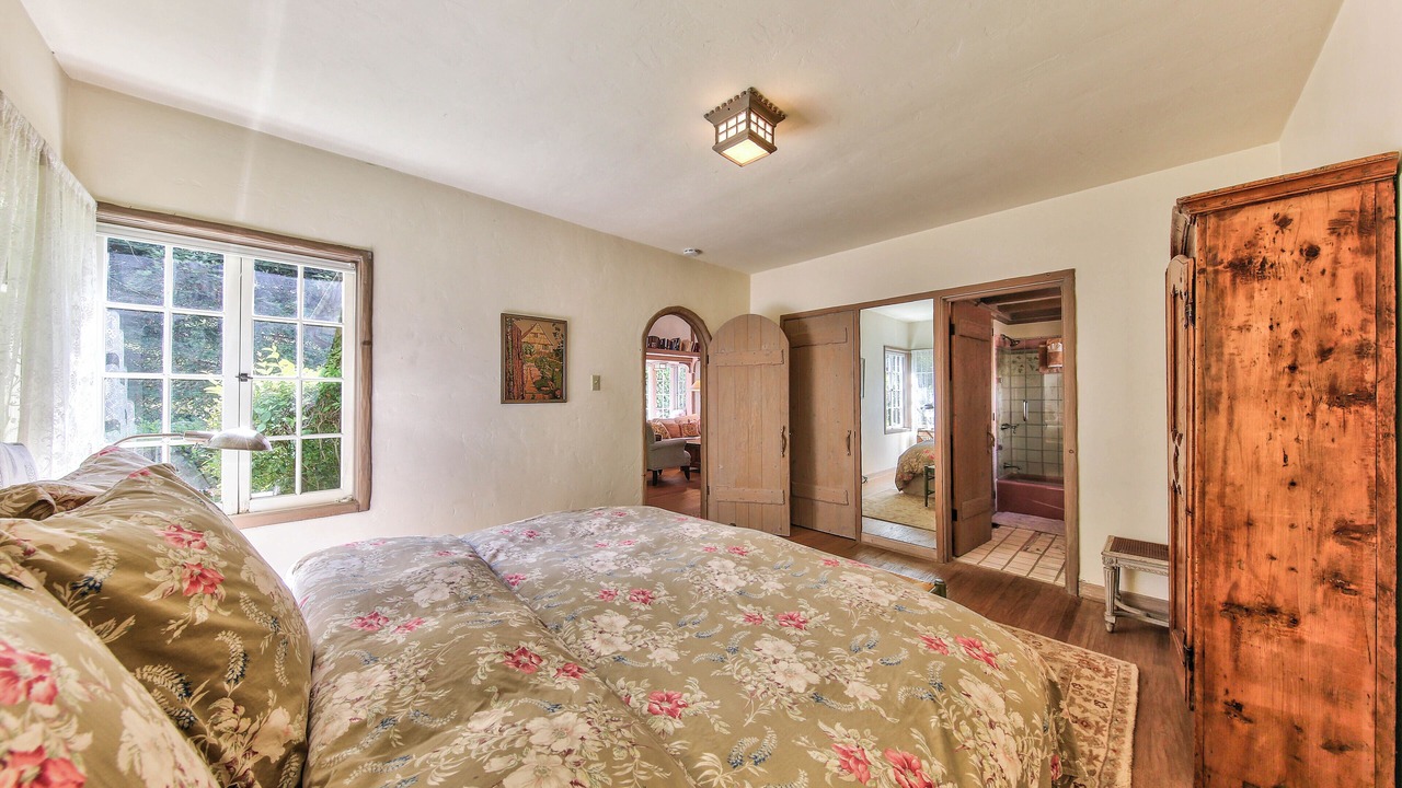 Photo of Bedroom in Golden Rectangle