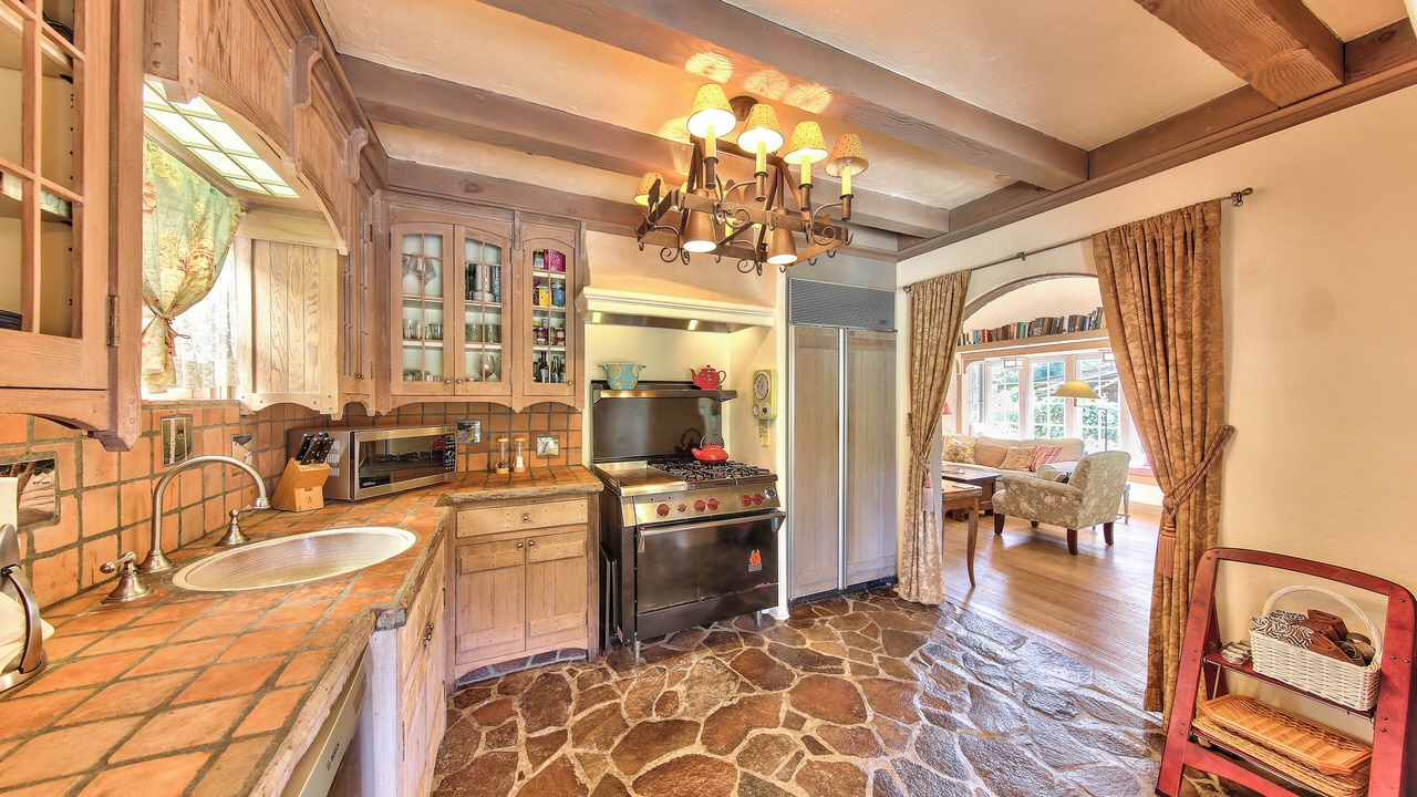 Photo of Kitchen in Golden Rectangle