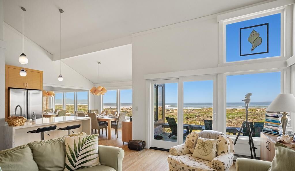 Photo of Livingroom in Castroville