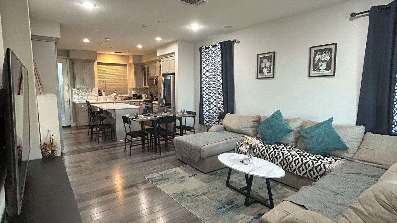 Photo of Livingroom in Newark