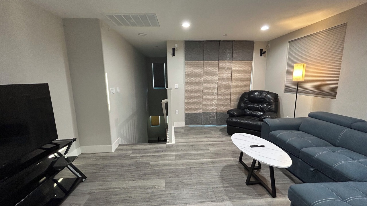 Photo of Livingroom in Newark