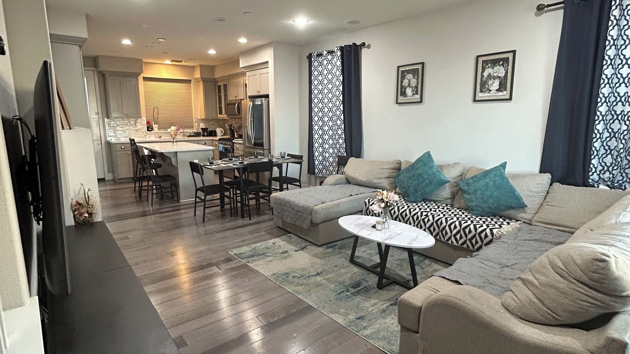 Photo of Livingroom in Newark