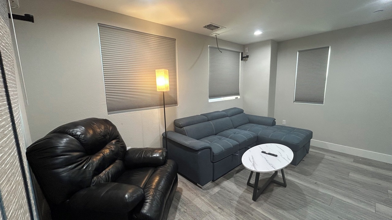 Photo of Livingroom in Newark