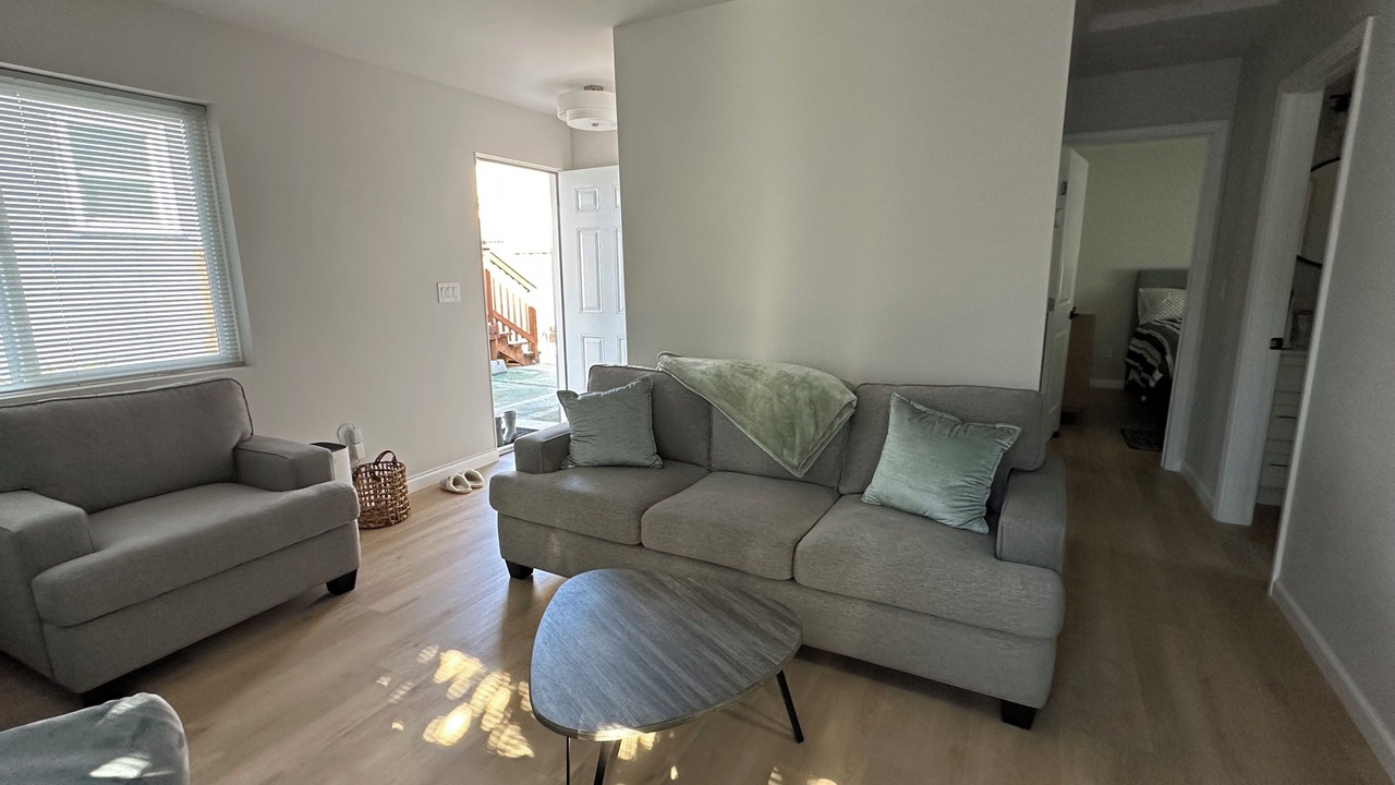 Photo of Livingroom in Oakland