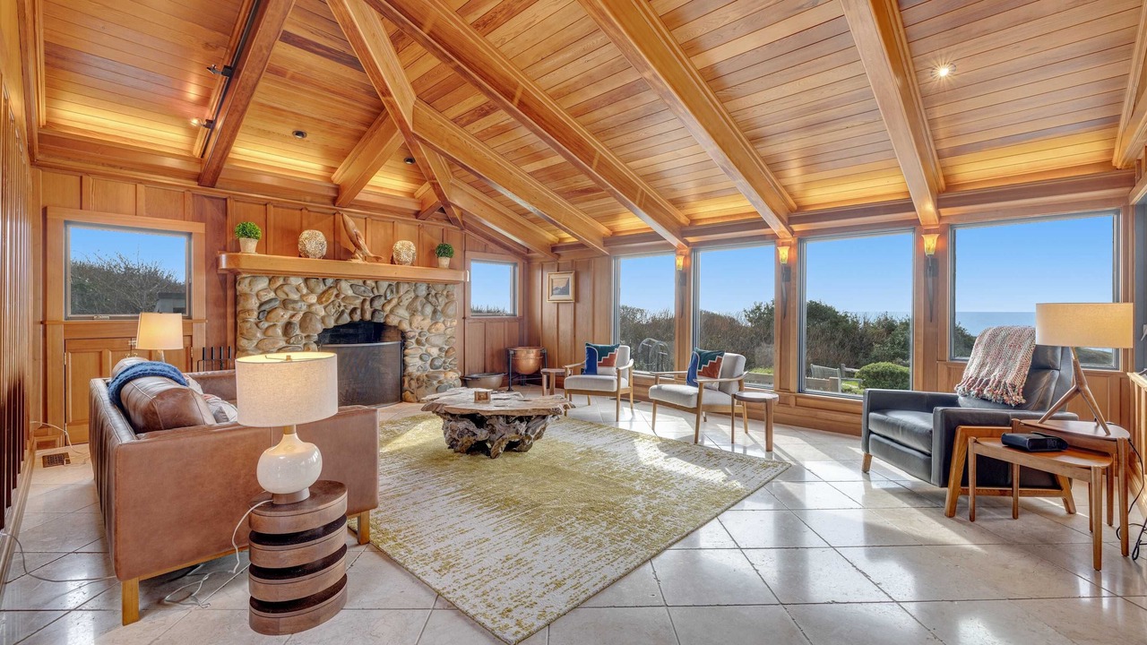 Photo of Livingroom in Mendocino