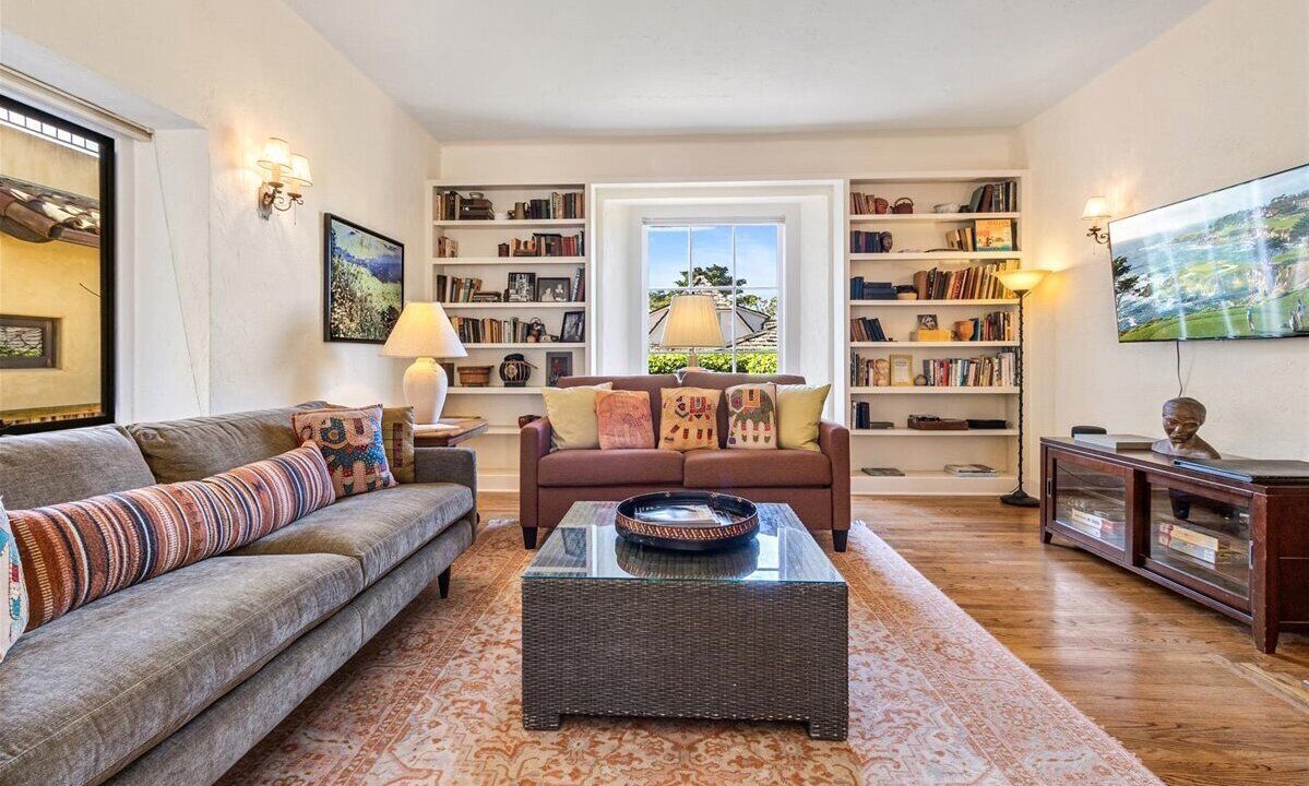 Photo of Livingroom in Golden Rectangle
