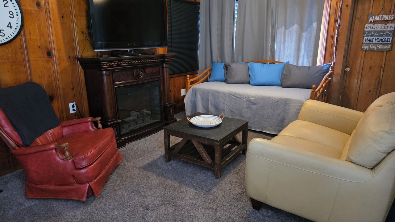 Photo of Livingroom in Wilbur Springs