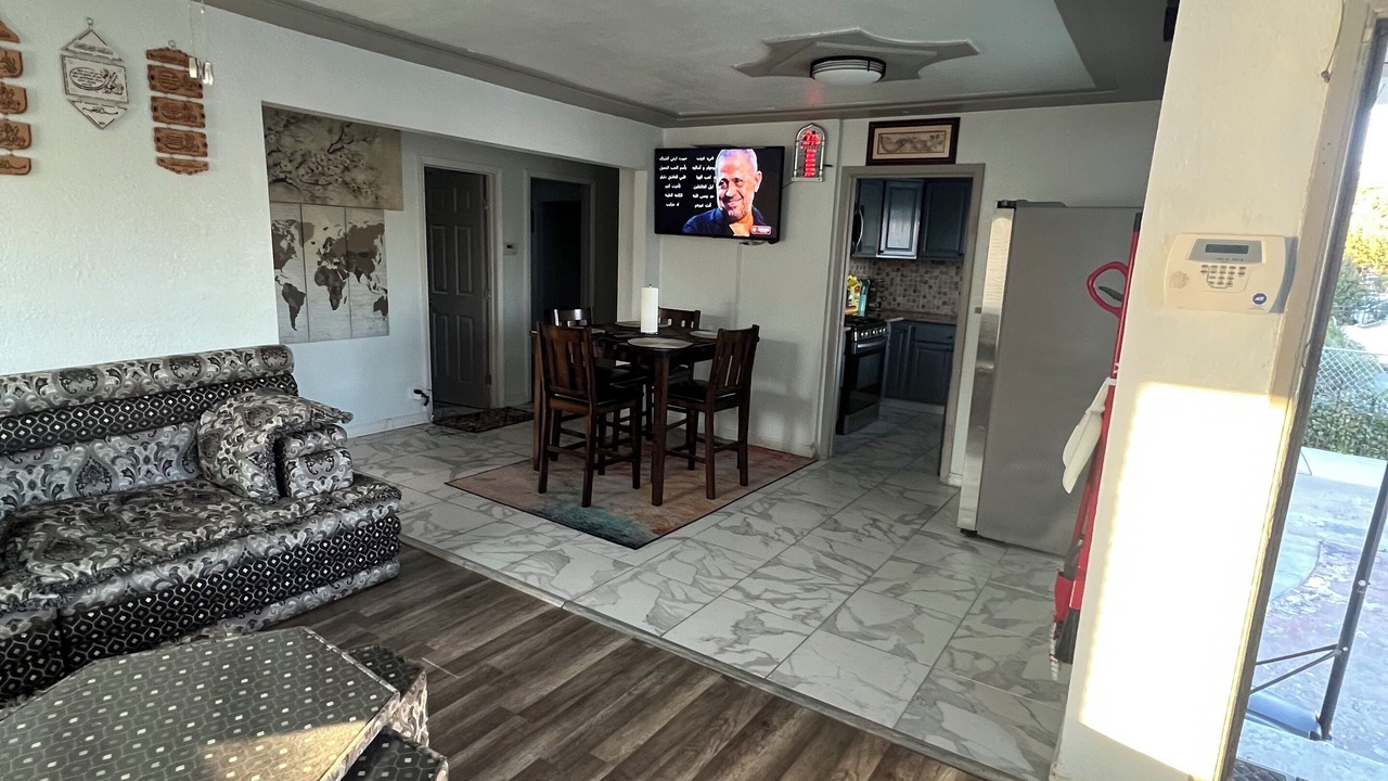 Photo of Livingroom in Oakland