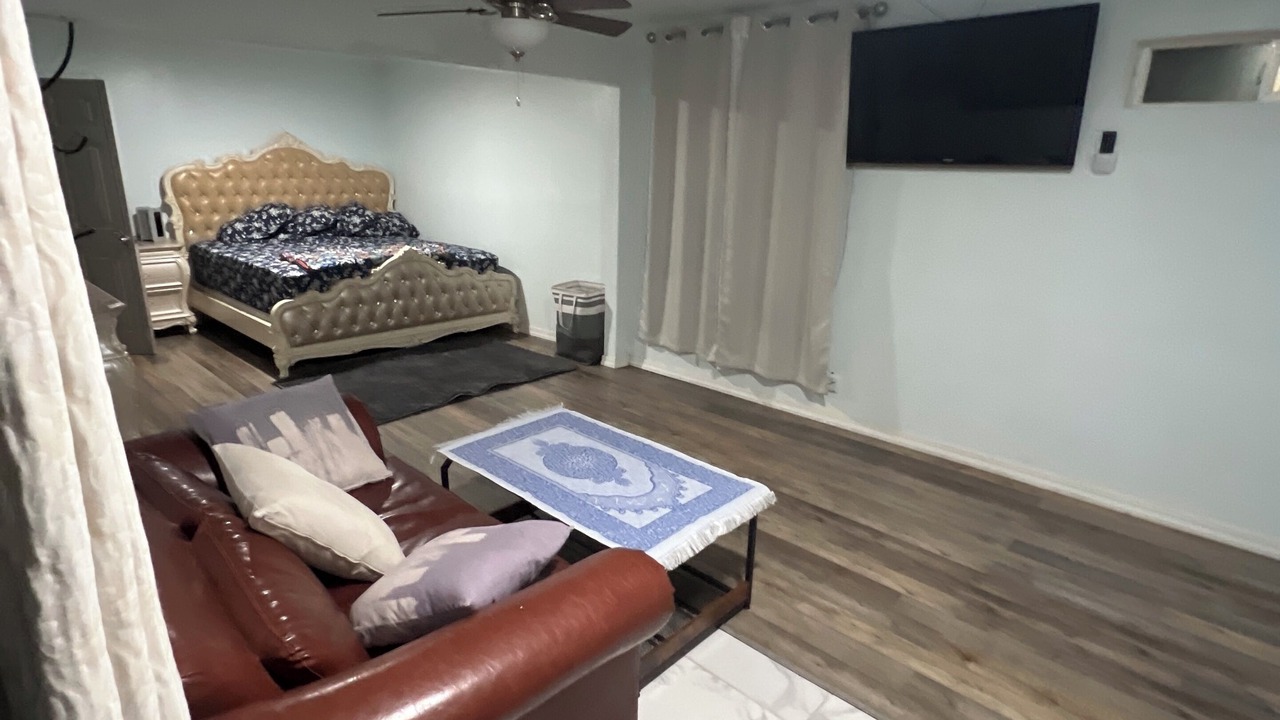 Photo of Bedroom in Oakland